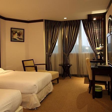 Country Hotel Klang Buitenkant foto